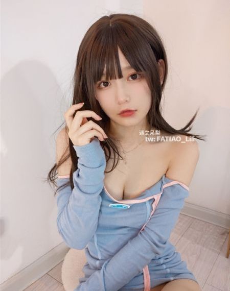 欧美显瘦时尚套装_1080PBD在线观看
